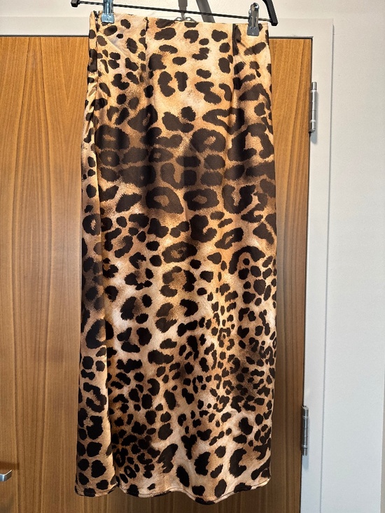 Forever 21 Dresses & Skirts - Leopard satin look midi high waisted skirt
